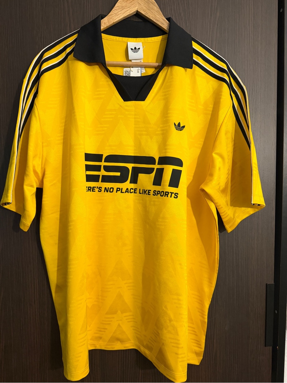 adidas FOOTBALL JERSEY SPONSOR Yellow and Black ESPN Graphic Soccer Jersey - Picture 6 of 8